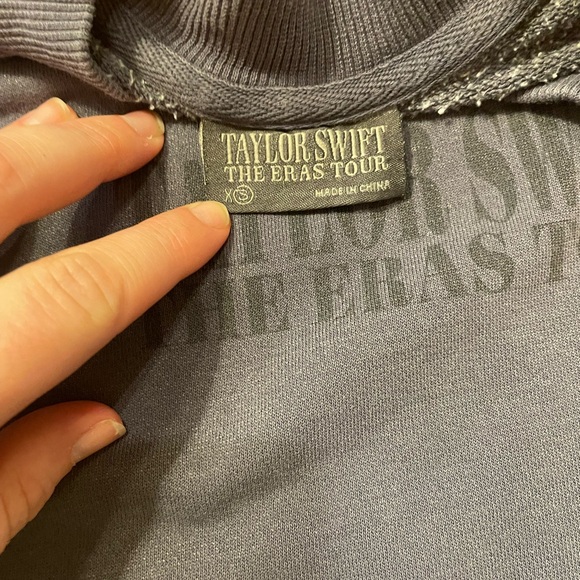 Authentic Taylor Swift The Eras Tour Official Merch Crewneck - Picture 6 of 7
